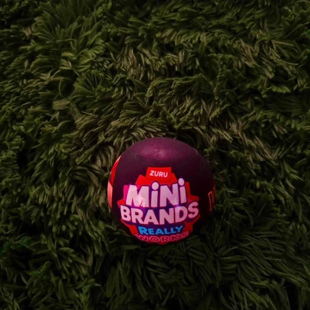 20 ZURU Mini Brands Really Works Vinyl Capsule Ball